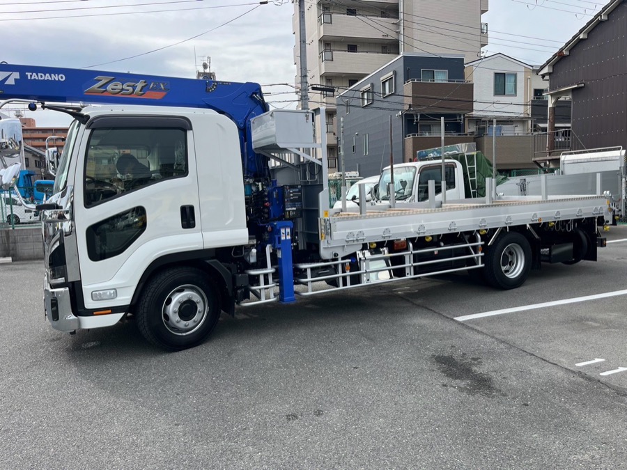 ユニック車 横アングル